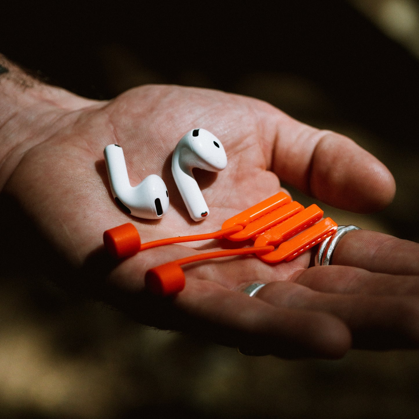 BICYCLE HELMET AIRPODS LEASH